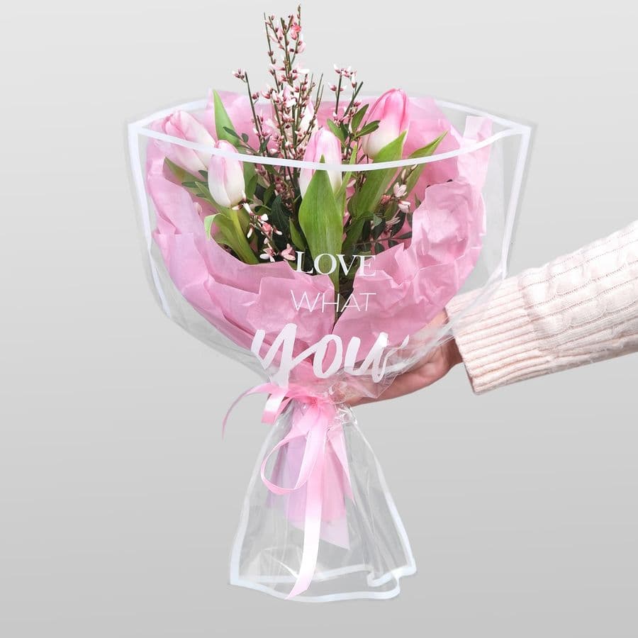 Букет из Тюльпанов и Генисты «Люблю, то что ты делаешь»