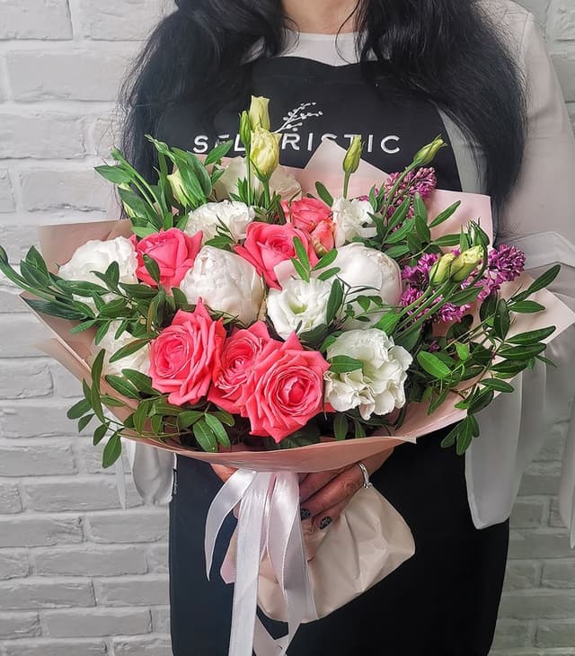 Букет из Сирени, Эустомы и Роз «Розовое настроение»