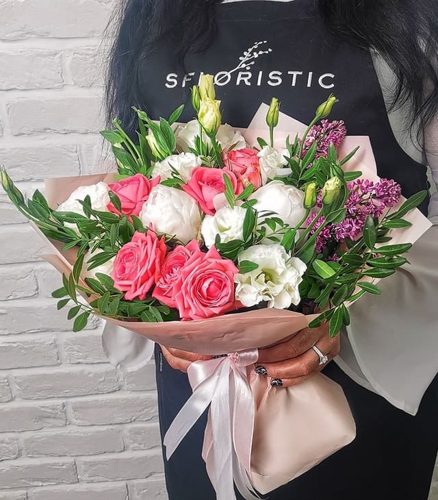 Букет из Сирени, Эустомы и Роз «Розовое настроение»