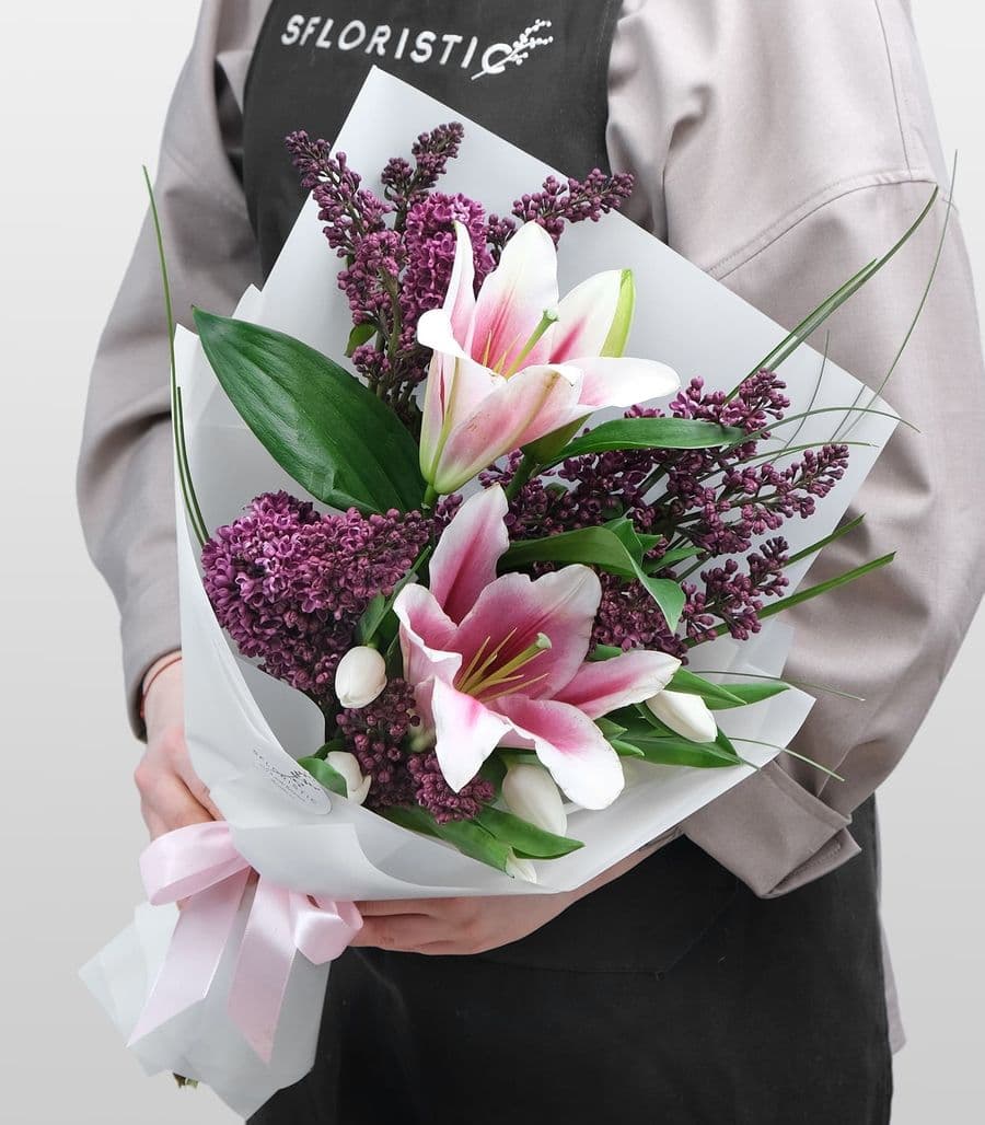 Букет из Лилий, Тюльпанов и Сирени «Милосердие»