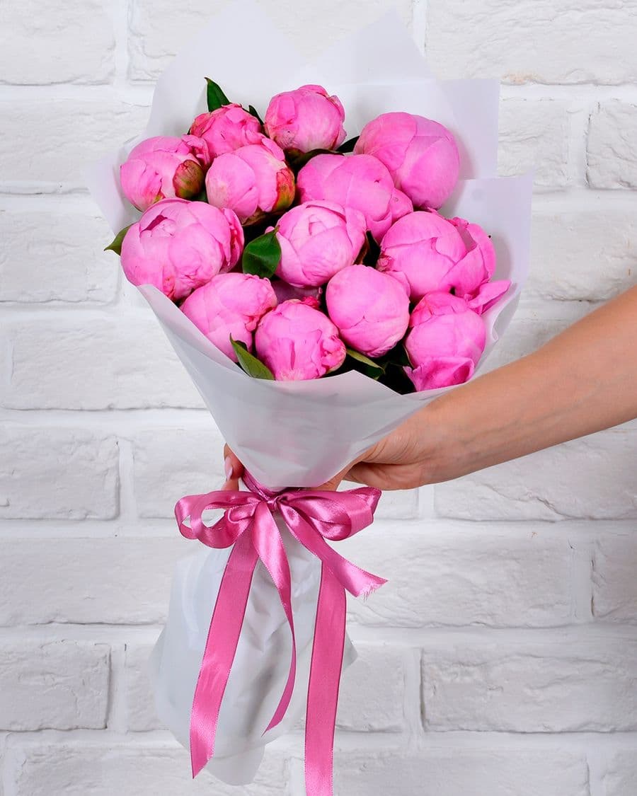 Букет из розовых пионов 13 шт «Розовая страсть»