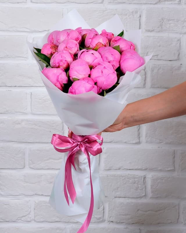 Букет из розовых пионов 15 шт «Сладкий сон»