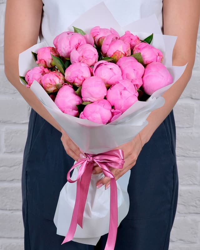 Букет из розовых пионов 17 шт «Волшебной»