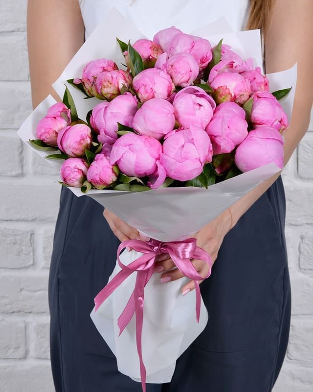 Букет из розовых пионов 21 шт «Совершенство»