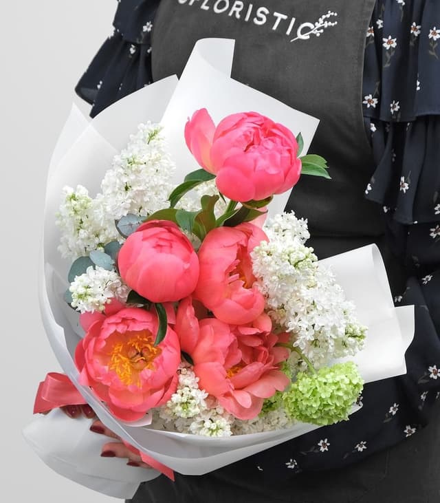 Букет из Пиона, Сирени и Вибурнума «Алмазной»