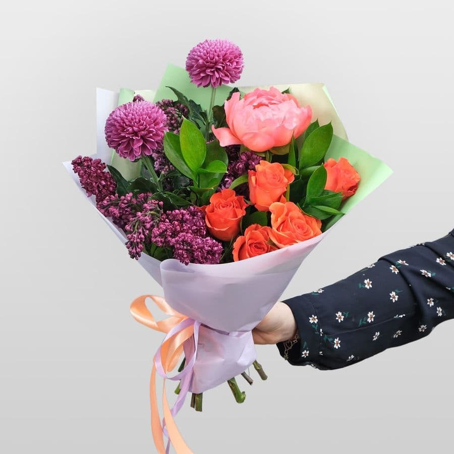 Букет из Роз, Пиона и Сирени «Три реки»