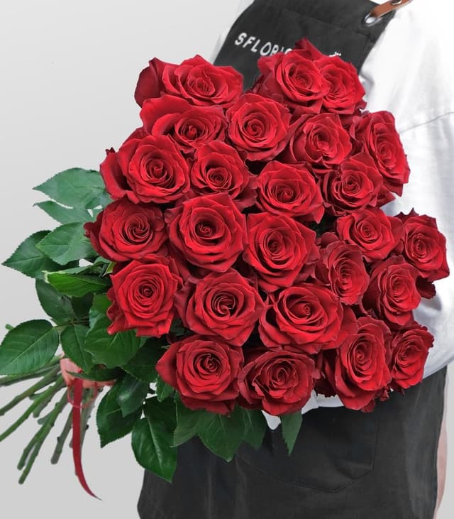 Букет из красных Роз 25 шт 100 см «Аурелия»