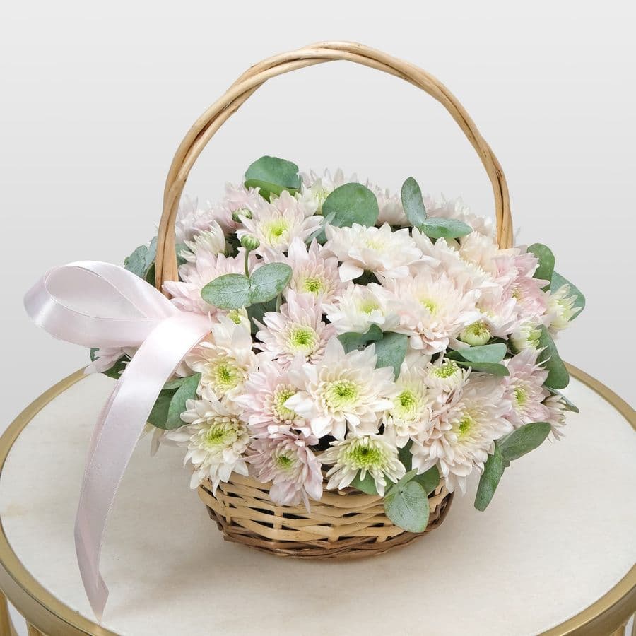 Композиция из Хризантемы 7 шт «Море любви» с эвкалиптом