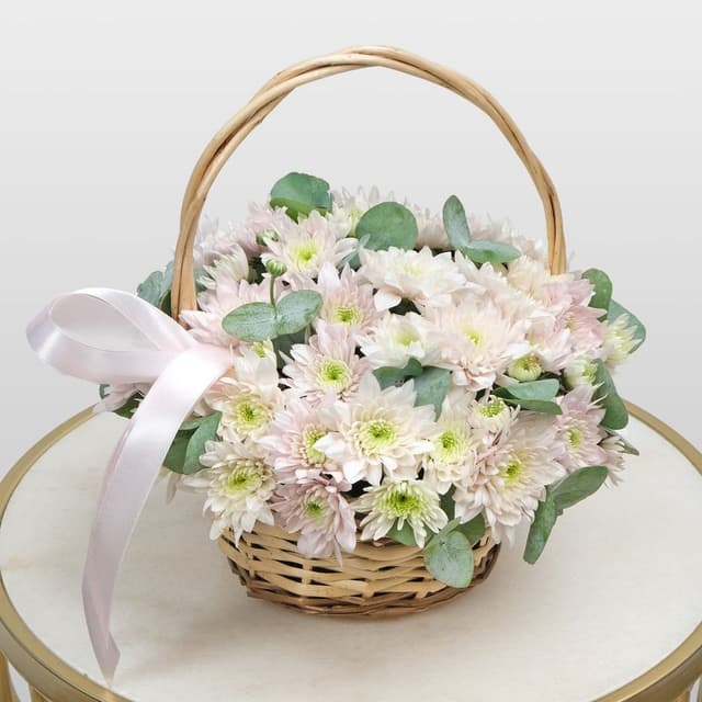 Композиция из Хризантемы 7 шт «Море любви» с эвкалиптом