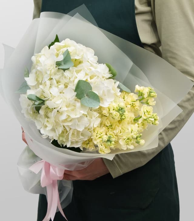 Букет из Гортензии и Маттиолы «Моя Нежность»