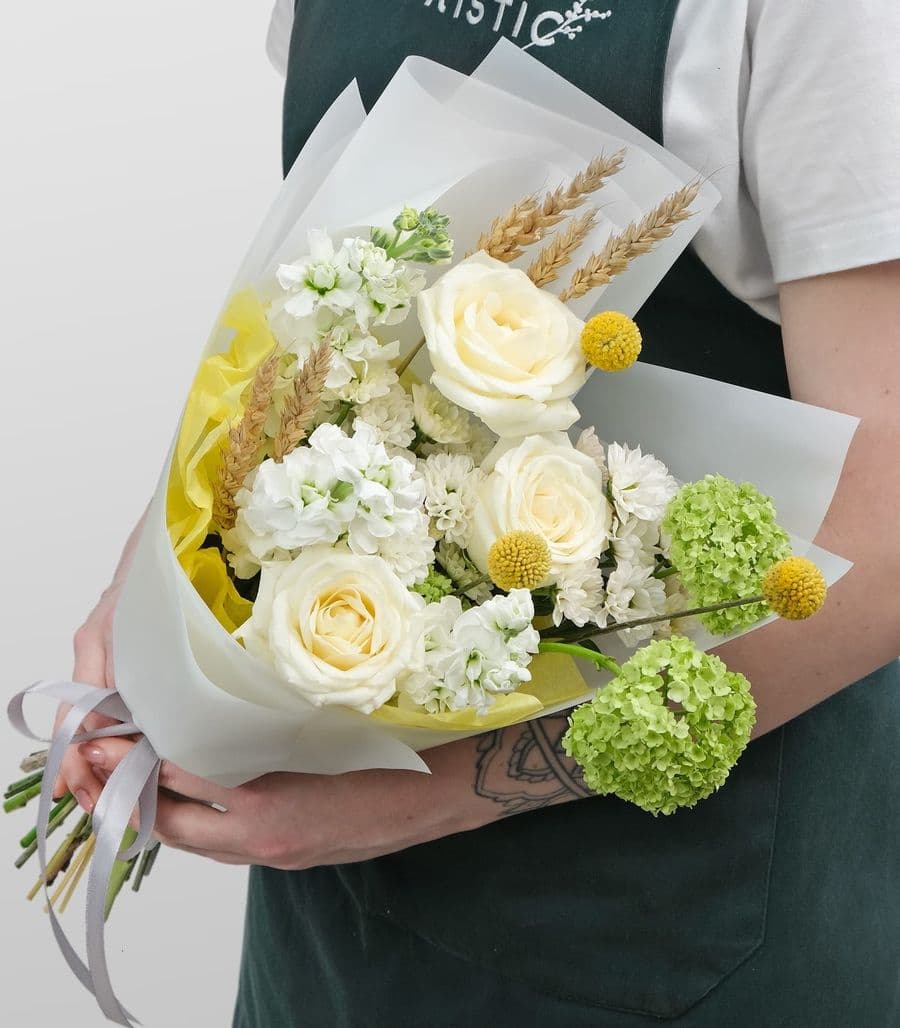 Букет из Роз, Маттиолы и Хризантемы «Нега»