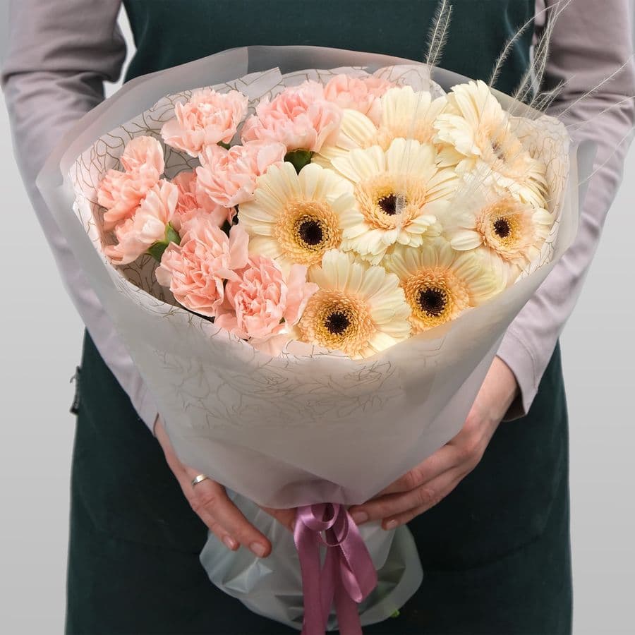 Букет из Гвоздики и Гермини «Карамелька»