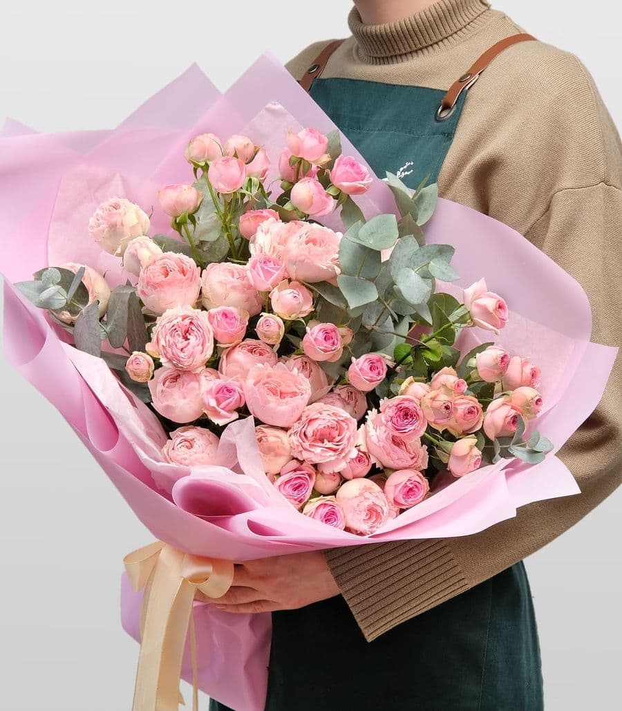 Букет из кустовых пионовидных Роз «Стефания»