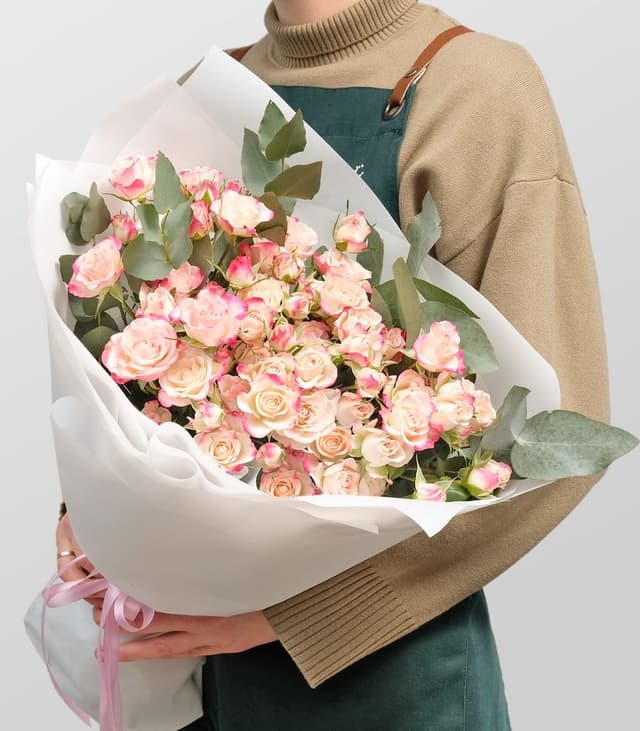 Букет из кустовых Роз «Аделина»