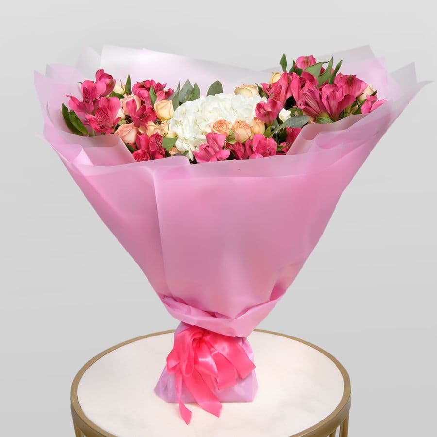 Букет из Гортензии, Розы и Альстромерии «Мальвина»