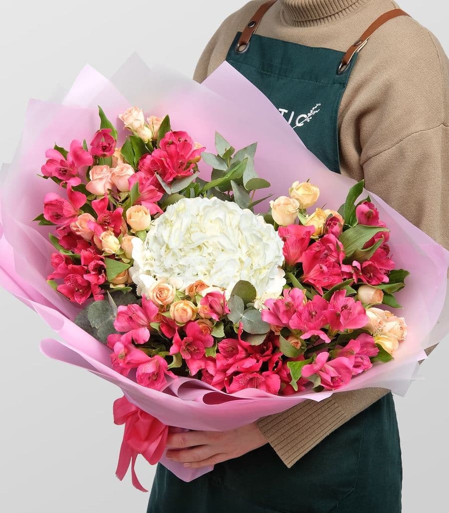 Букет из Гортензии, Розы и Альстромерии «Мальвина»