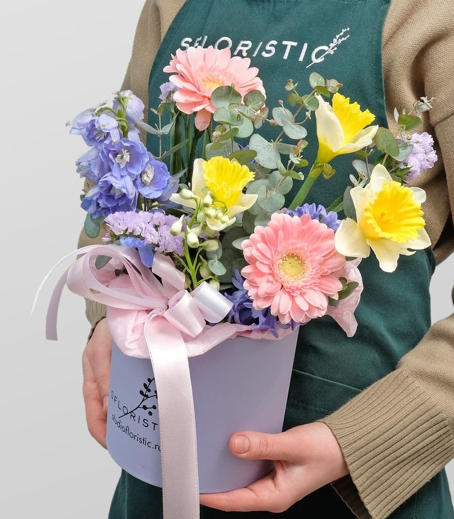 Композиция из Нарциссов, Гермини и Гиацинтов «Забава»