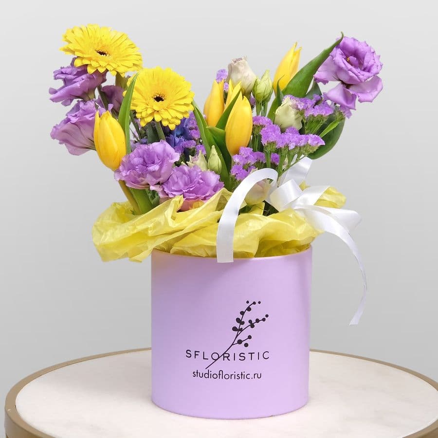 Композиция из Гермини, Эустомы и Тюльпана «Ясмина»