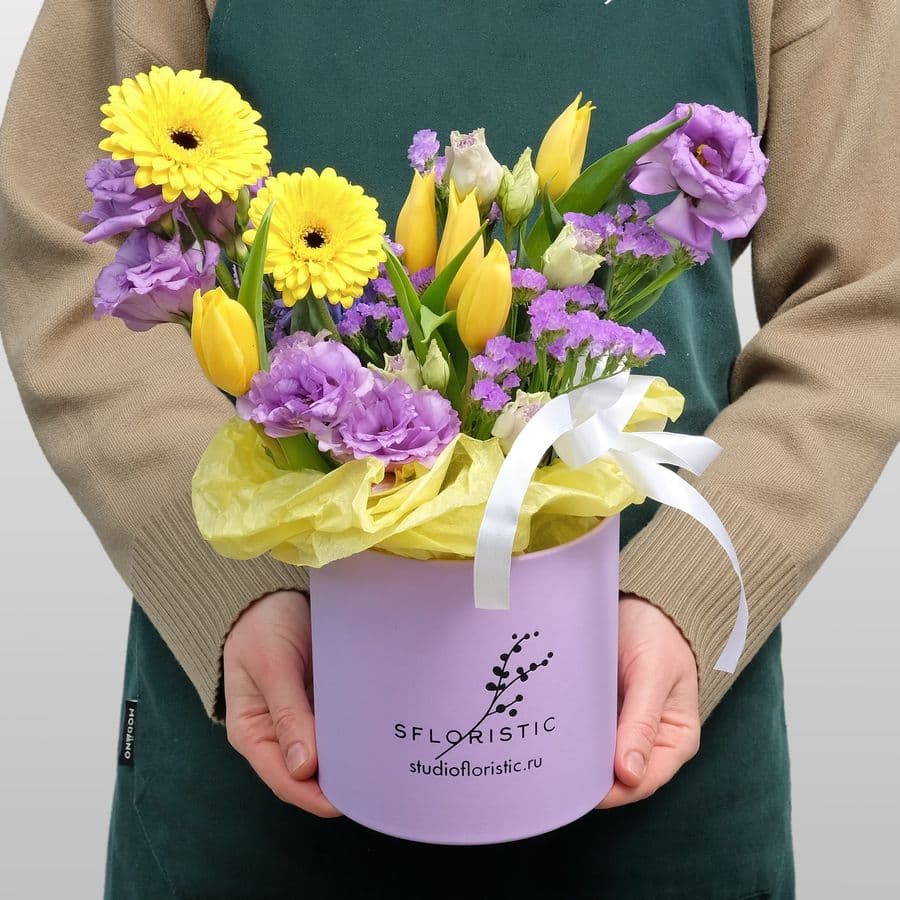Композиция из Гермини, Эустомы и Тюльпана «Ясмина»