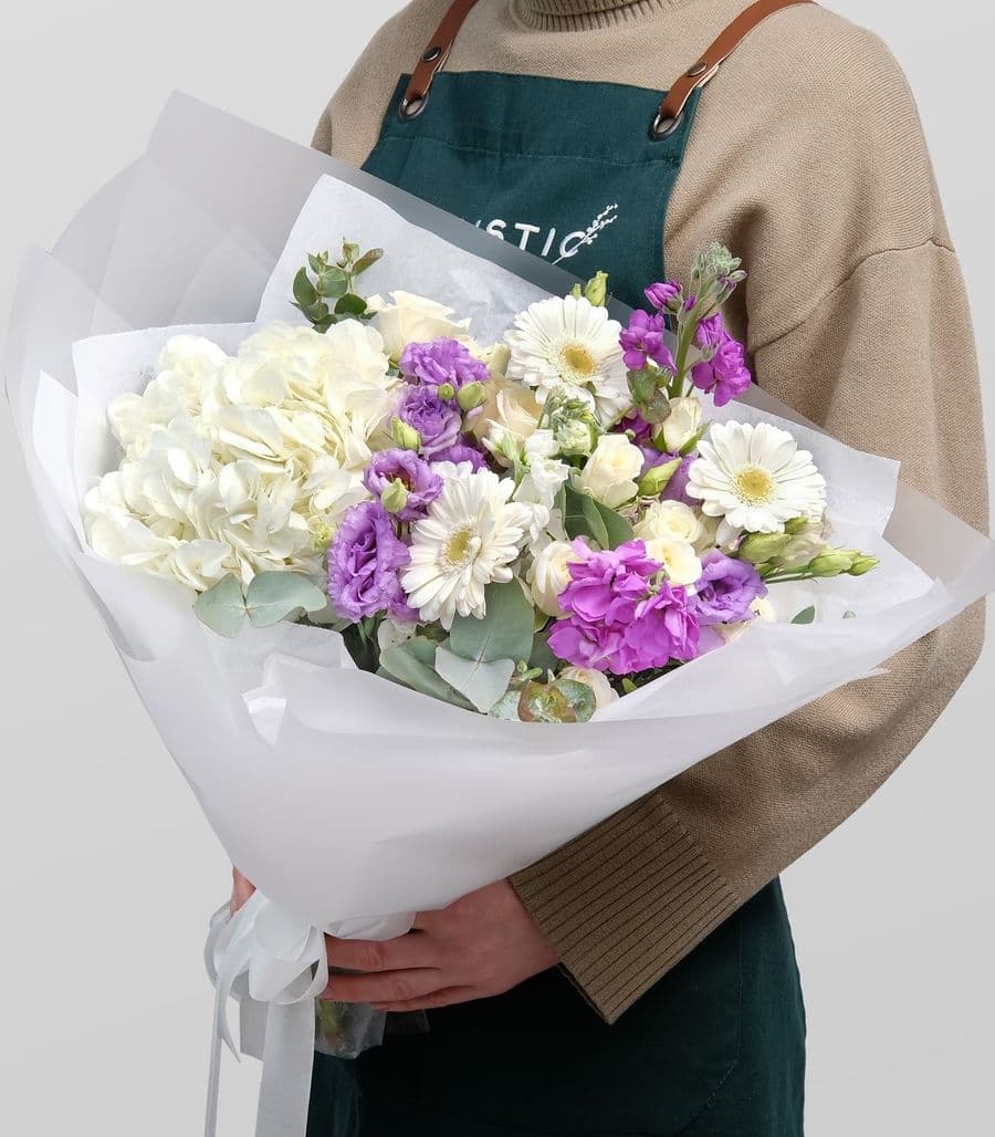 Букет из Гортензии, Гермини и Роз «Летнее Небо»