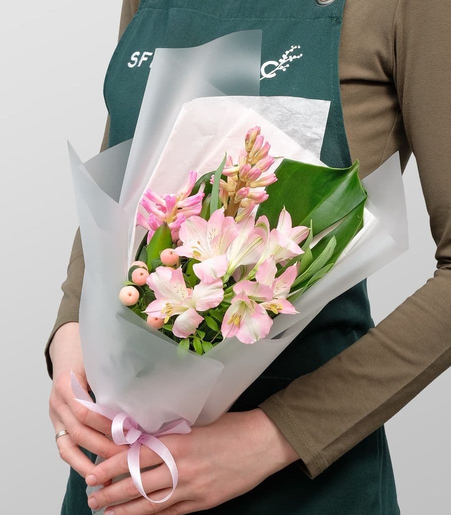 Букет из Гиацинтов и Альстромерий «Розовая Звездочка»