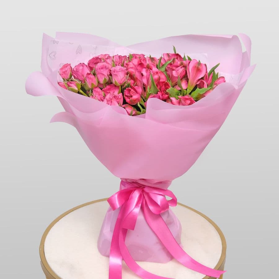 Букет из Кустовых Роз и Альстромерий «Цветочная симфония»