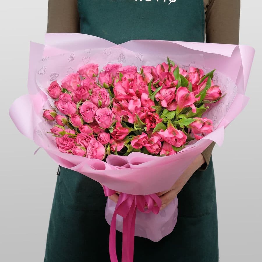 Букет из Кустовых Роз и Альстромерий «Цветочная симфония»