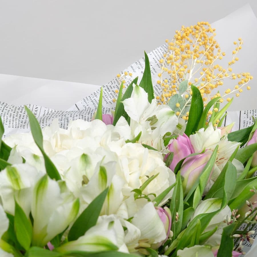 Букет из Гортензий, Тюльпанов и Альстромерий «Радость Моя»