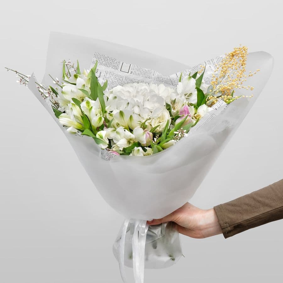 Букет из Гортензий, Тюльпанов и Альстромерий «Радость Моя»