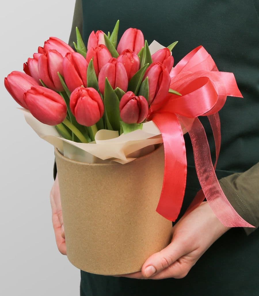 Композиция из красных Тюльпанов «Романтический вечер»