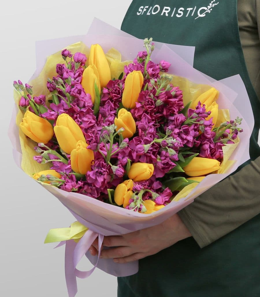 Букет из Тюльпанов и Маттиол «Жизнь в красках»