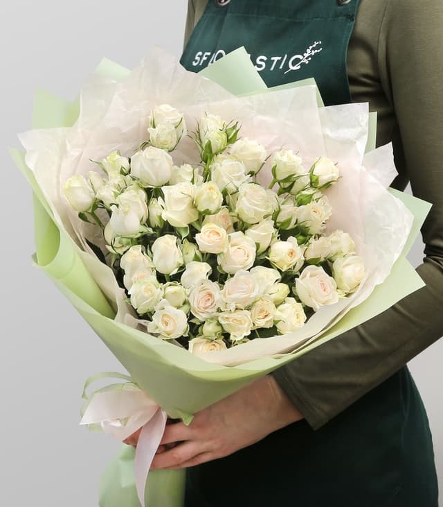 Букет из Кустовых Роз «Белая Арктика»