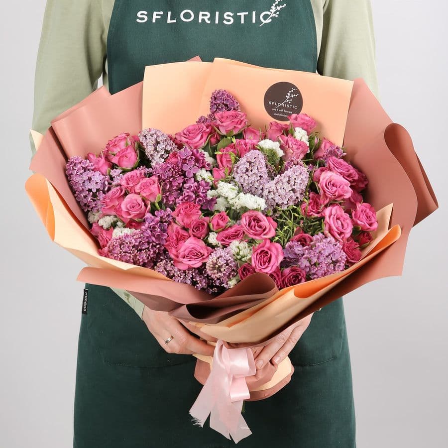 Букет из Сирени и Кустовых роз «Нежная симфония»