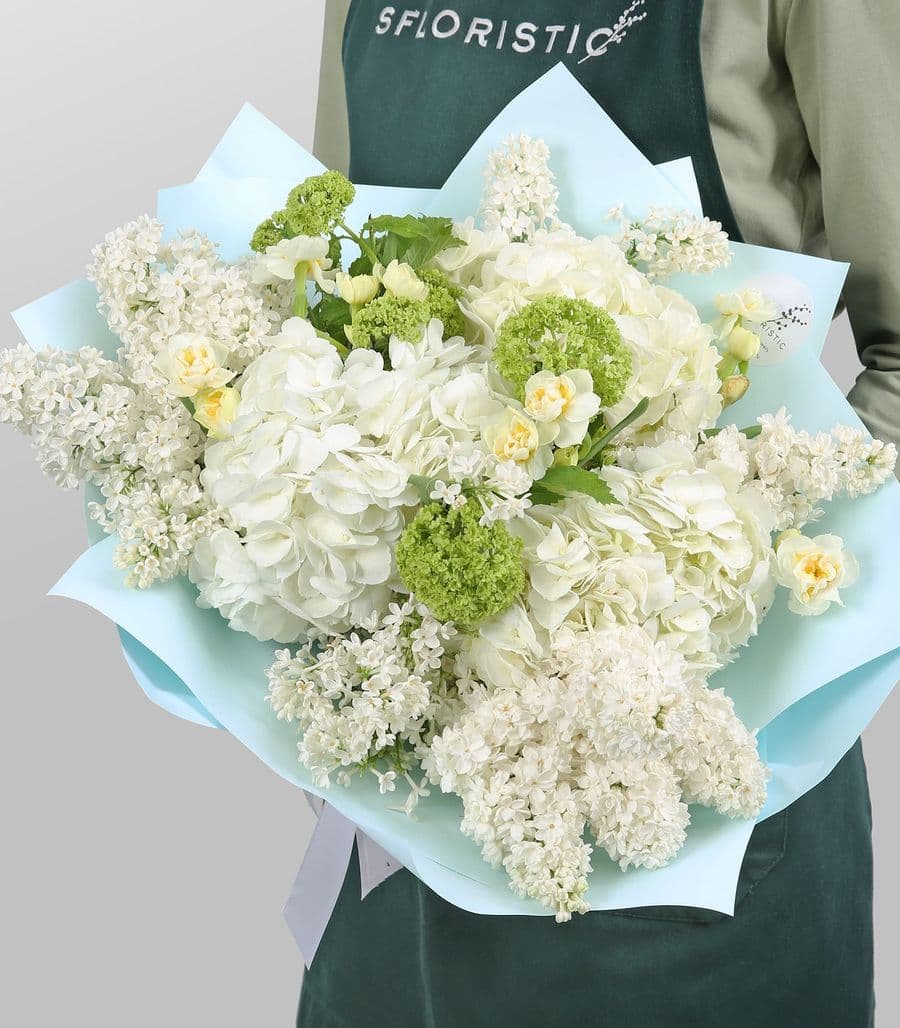 Букет из Сирени, Гортензии и Нарциссов «Небесное вдохновение»