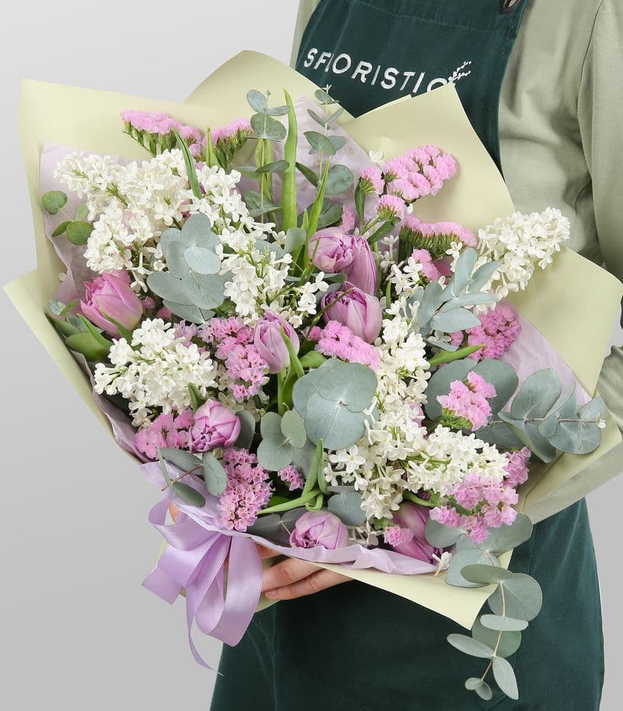 Букет из Сирени, Тюльпанов и Статицы «Ароматная мелодия»