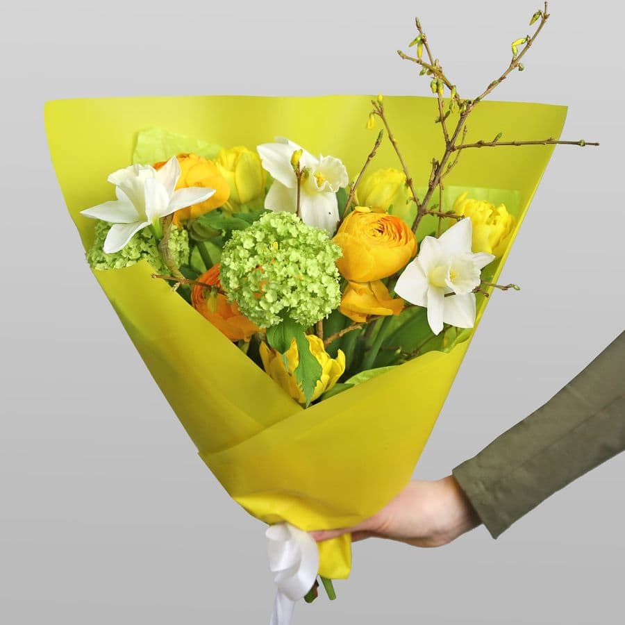 Букет из Ранункулюсов и Нарциссов «Утреннее солнце»