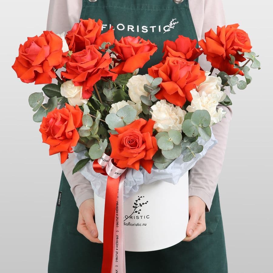 Композиция из Роз Эквадор «Секрет»