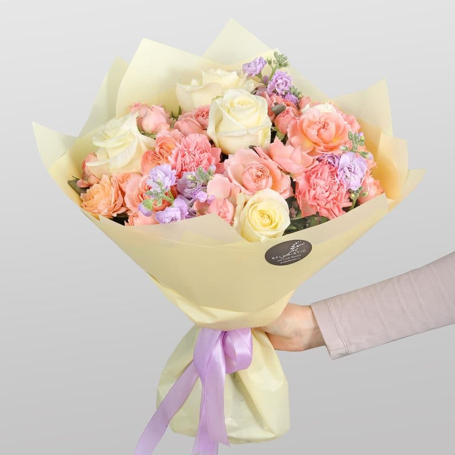 Букет из Роз, Гвоздик и Маттиолы «Твое тепло»