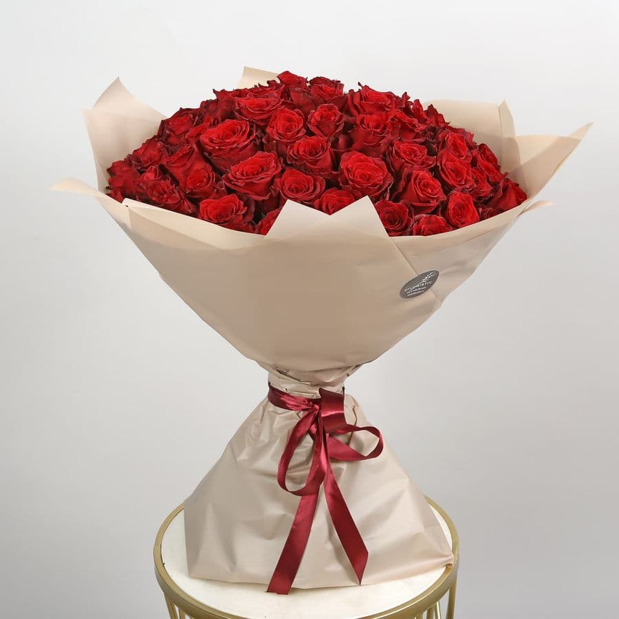 Букет из 75 Роз Эквадор «Рубиновое пламя»