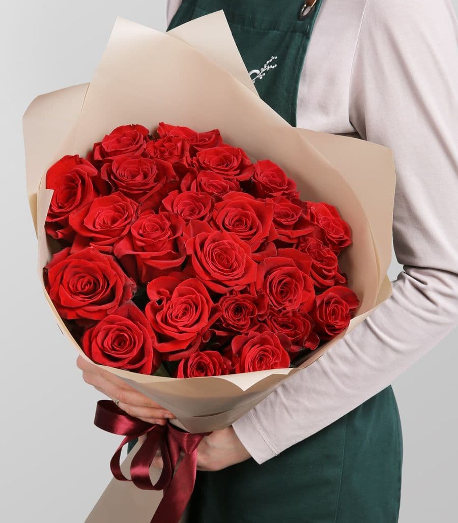 Букет из 25 Роз Эквадор «Прекрасное мгновение»