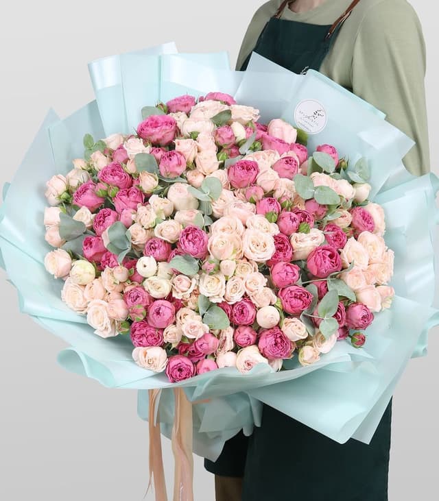 Букет из кустовой пионовидной Розы «Благородный опал»