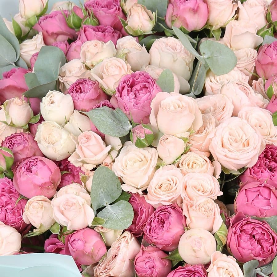 Букет из кустовой пионовидной Розы «Благородный опал»