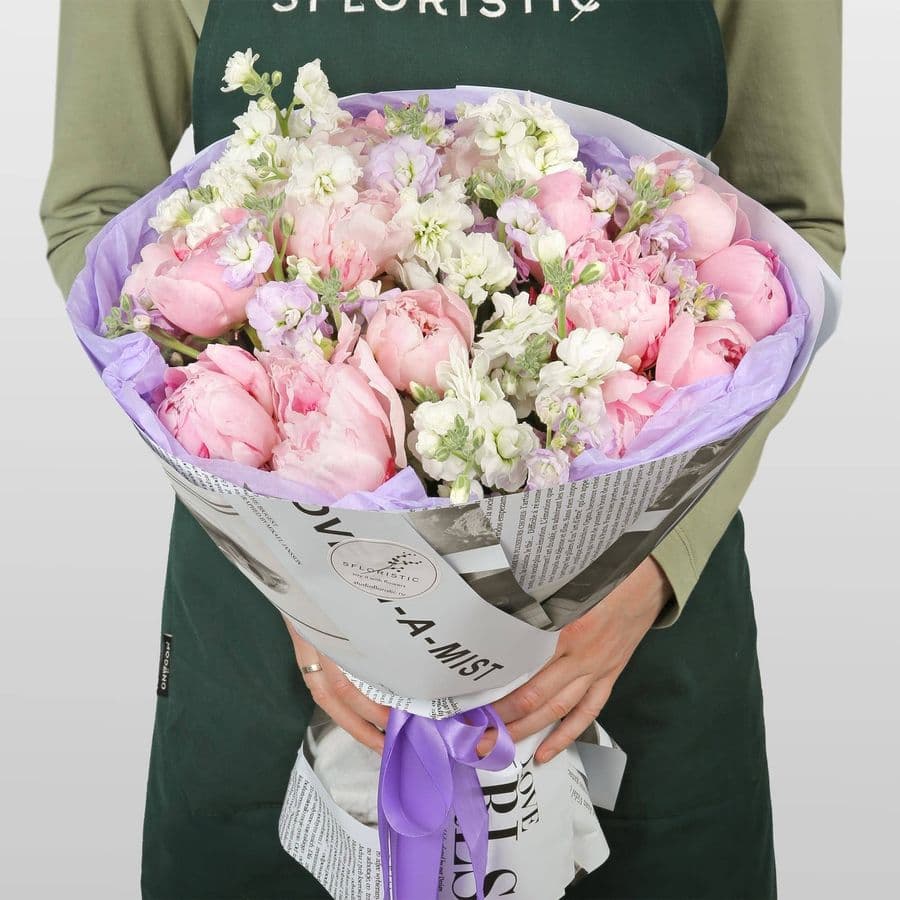 Букет из Пионов и Маттиолы «Ванильное облако»