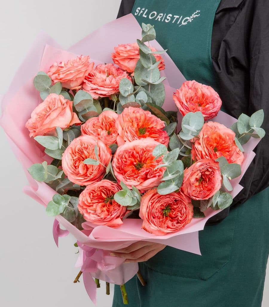 Букет Роз Эквадор «Танец лепестков» с эвкалиптом