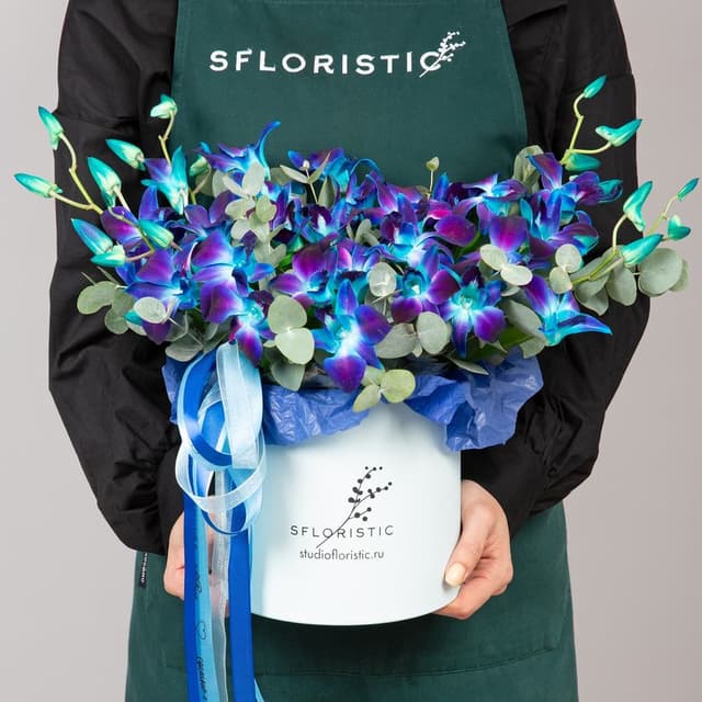 Композиция из синих Орхидей в шляпной коробке «Звездная Ночь»