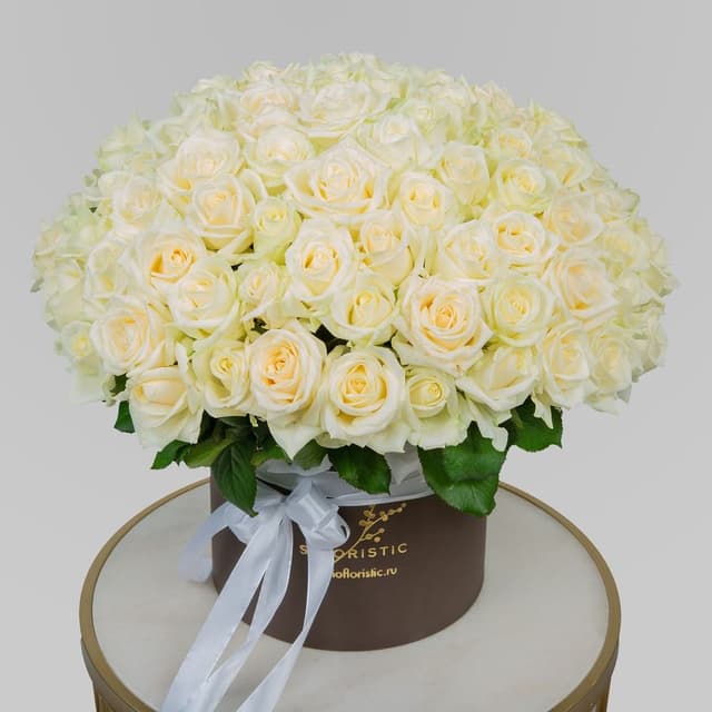 Композиция из Роз Россия 101 шт в шляпной коробке «Вдохновение весны»