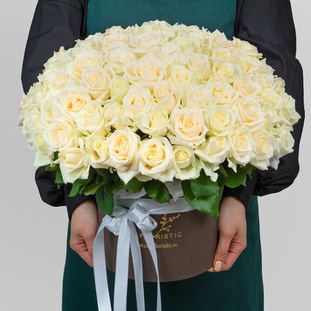 Композиция из Роз Россия 101 шт в шляпной коробке «Вдохновение весны»