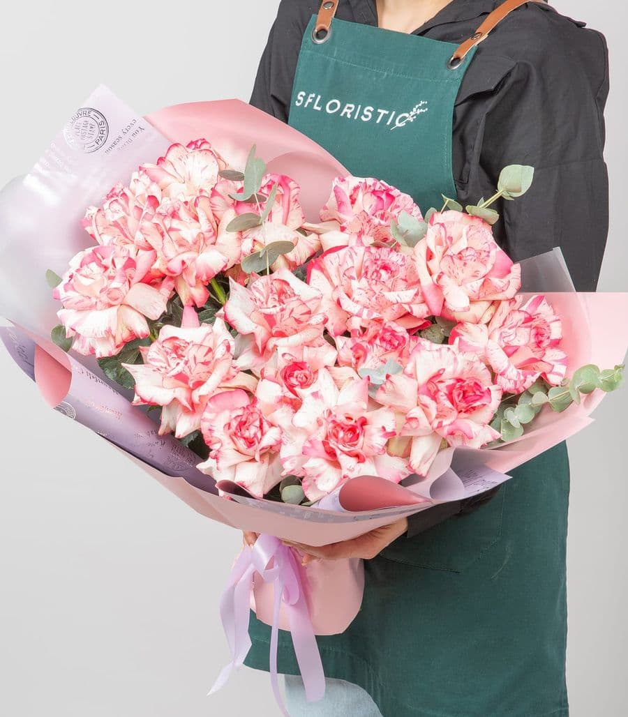 Букет Роз Эквадор «Мгновения счастья»