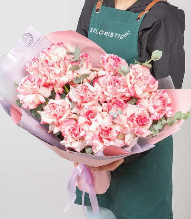 Букет Роз Эквадор «Мгновения счастья»