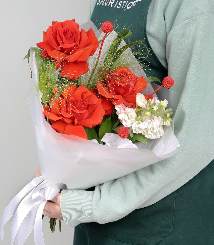 Букет Роз Эквадор и Маттиолы «Танец Красок»